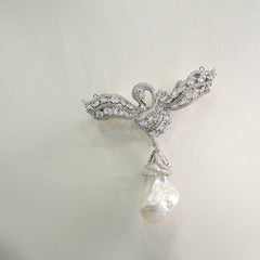Baroque Pearl Swan Brooch – Elegant Hollow Design with Zircon Accents