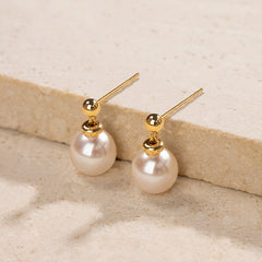 Italian-Inspired Stud Earrings in 18K Gold with Ocean-Lustre Pearl