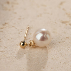 Italian-Inspired Stud Earrings in 18K Gold with Ocean-Lustre Pearl