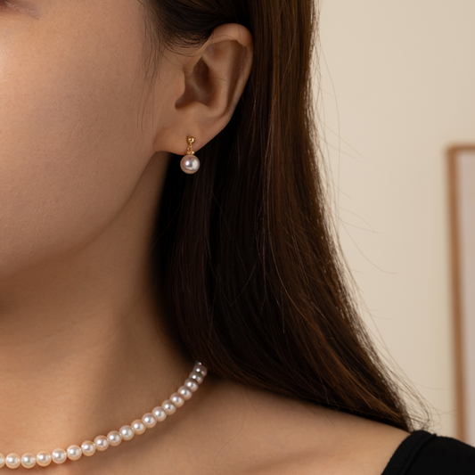 Italian-Inspired Stud Earrings in 18K Gold with Ocean-Lustre Pearl