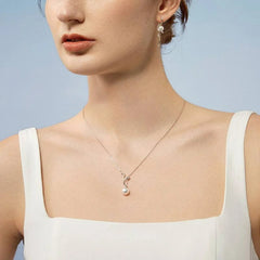 Golden Y-Line Pendant with Sea-Origin Pearl and Diamond Detailing