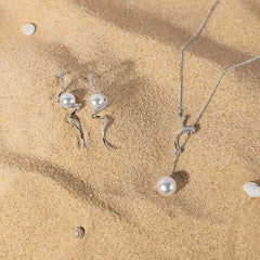 Golden Y-Line Pendant with Sea-Origin Pearl and Diamond Detailing