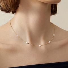 Akoya 18k Yellow Gold Baby's Breath Smile Necklace