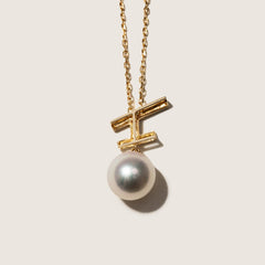 Akoya Pearl 18K Gold Fashion Flying Pendant Necklace