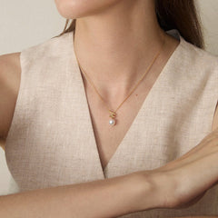 Akoya Pearl 18K Gold Fashion Flying Pendant Necklace