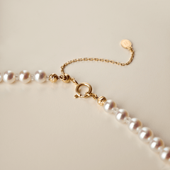 GUILD Certificate Noble Aurora Freshwater Pearl 18K Gold H Mark Strand Necklace