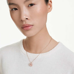 Elegant Swan Pendant Necklace with Sparkling Crystals – Rose Gold Finish