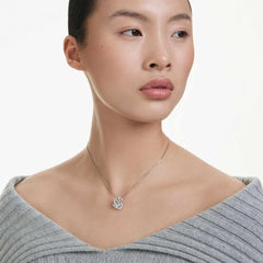Elegant Swan Pendant Necklace with Sparkling Crystals – Rose Gold Finish