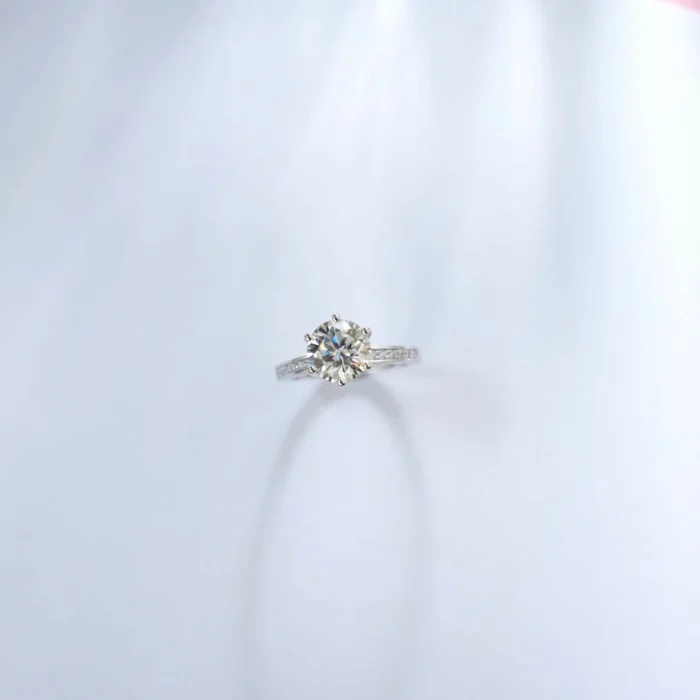 2CT Moissanite Women's Ring in 925 Silver - Model R0408 - Image 2