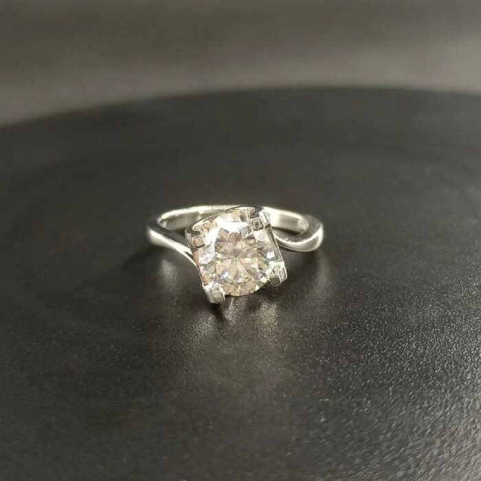 2CT Moissanite Ring in 925 Silver - Model R0746 - Image 5